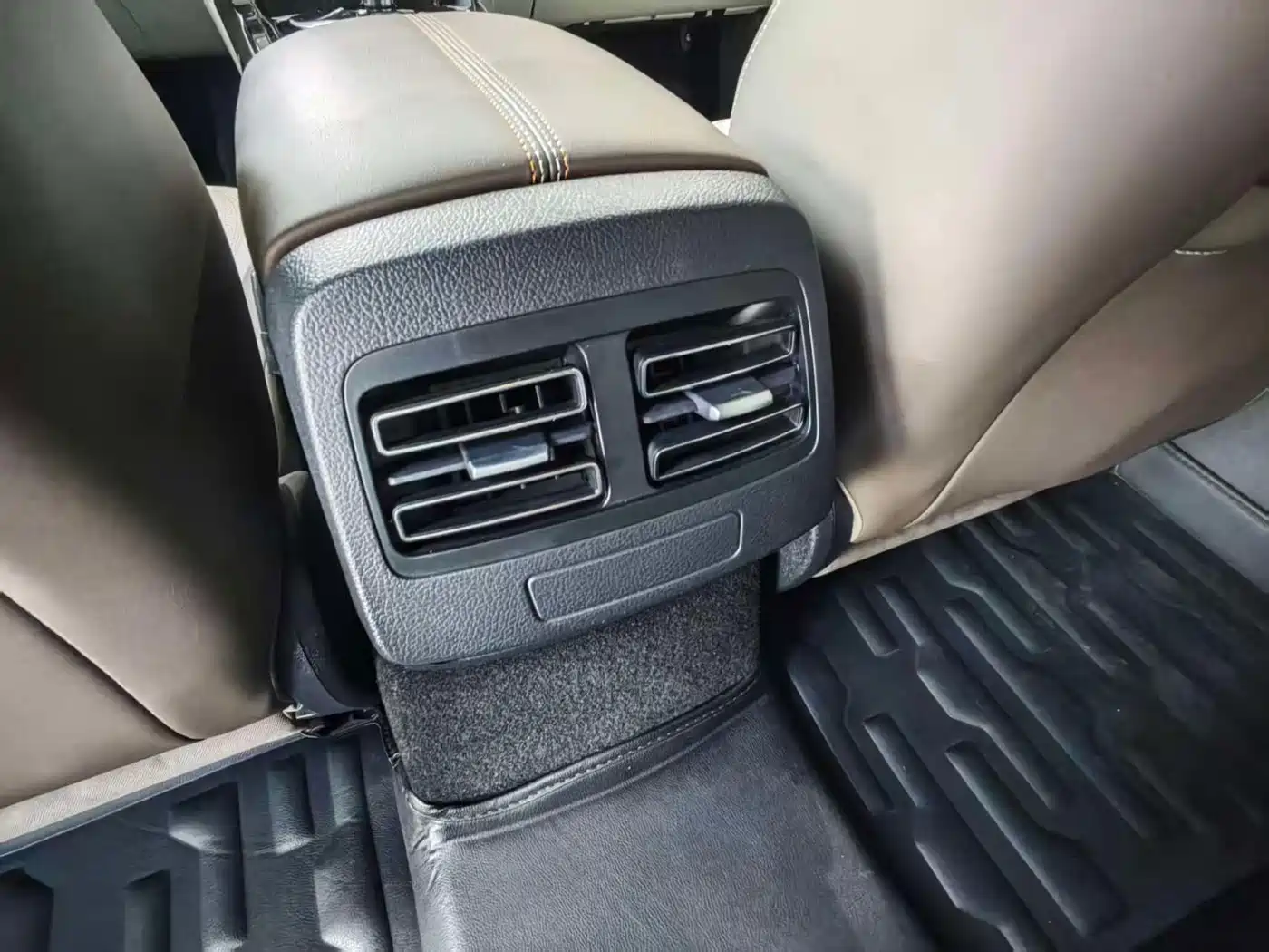 BYD Qin PLUS 2024 Glory Edition DM-i 55KM Leading фото 18