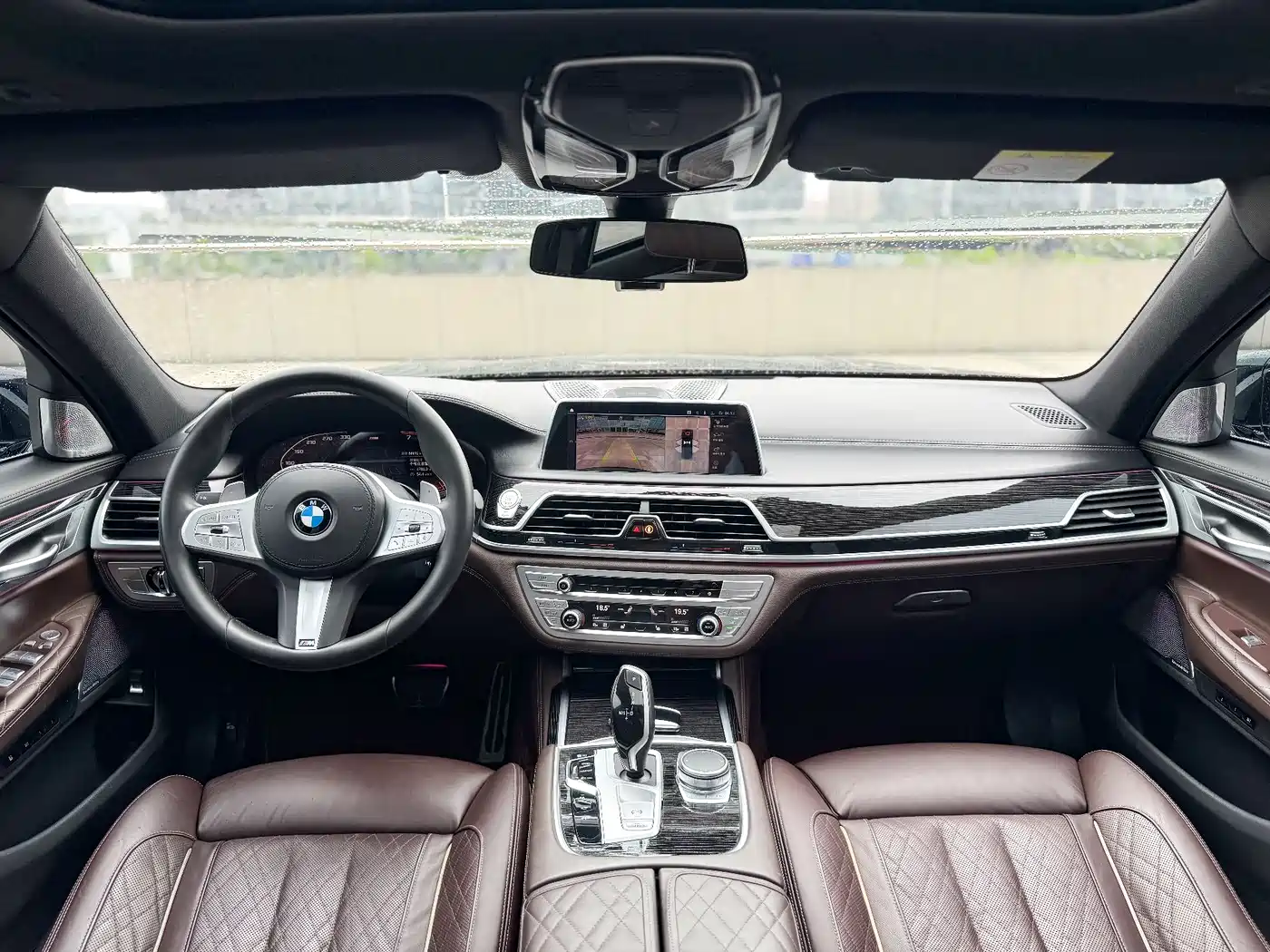BMW 7 Series 2021 Model 740Li Leading M Sport Package фото 13