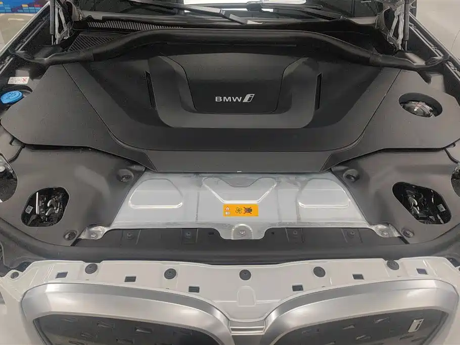 BMW iX3 2024 Leading Edition фото 10