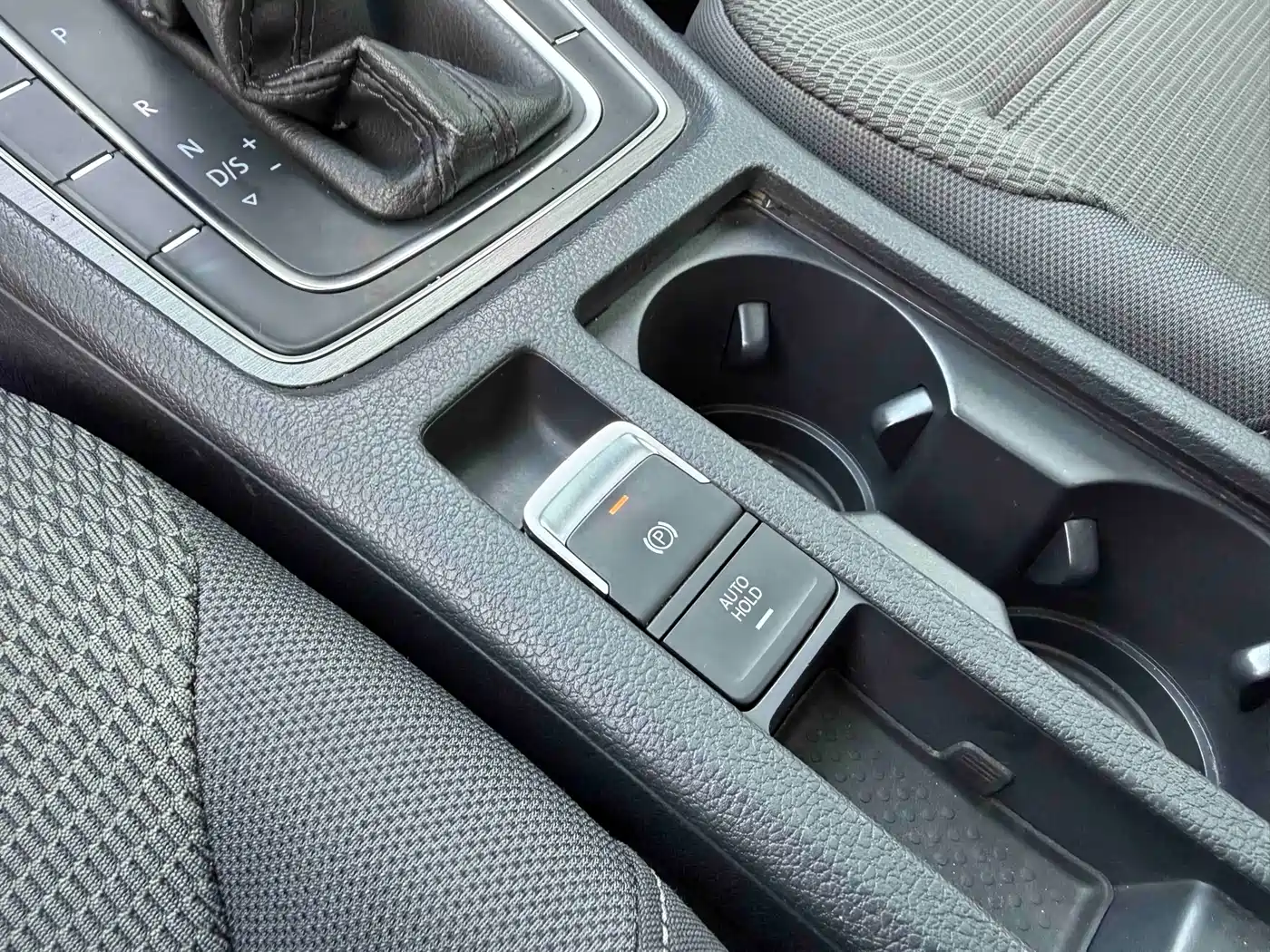 Volkswagen Golf 2015 1.6L Automatic Comfort фото 6