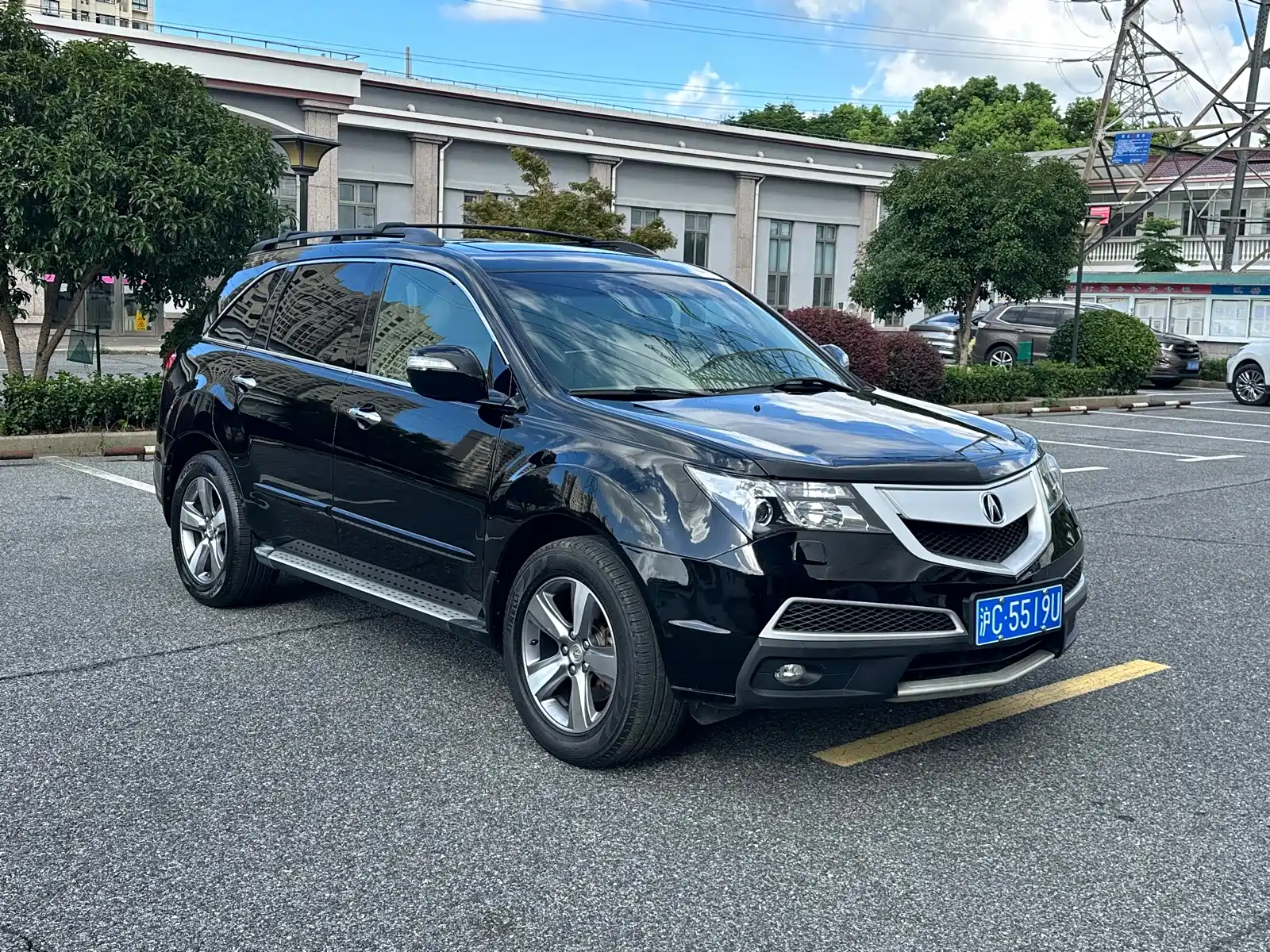 Photo 3 - Acura MDX