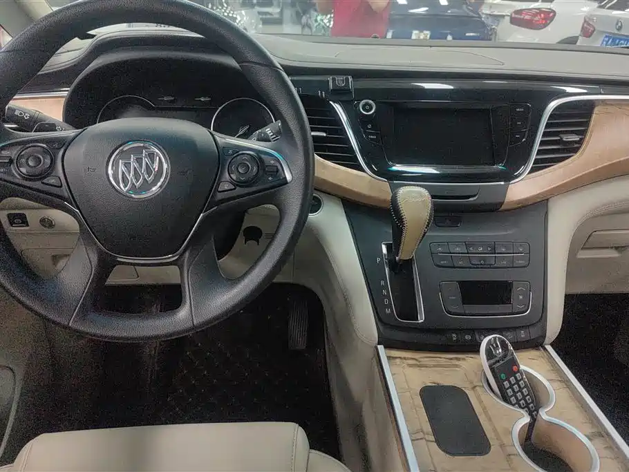 Buick GL8 2018 ES 28T Comfort Type China VI фото 12