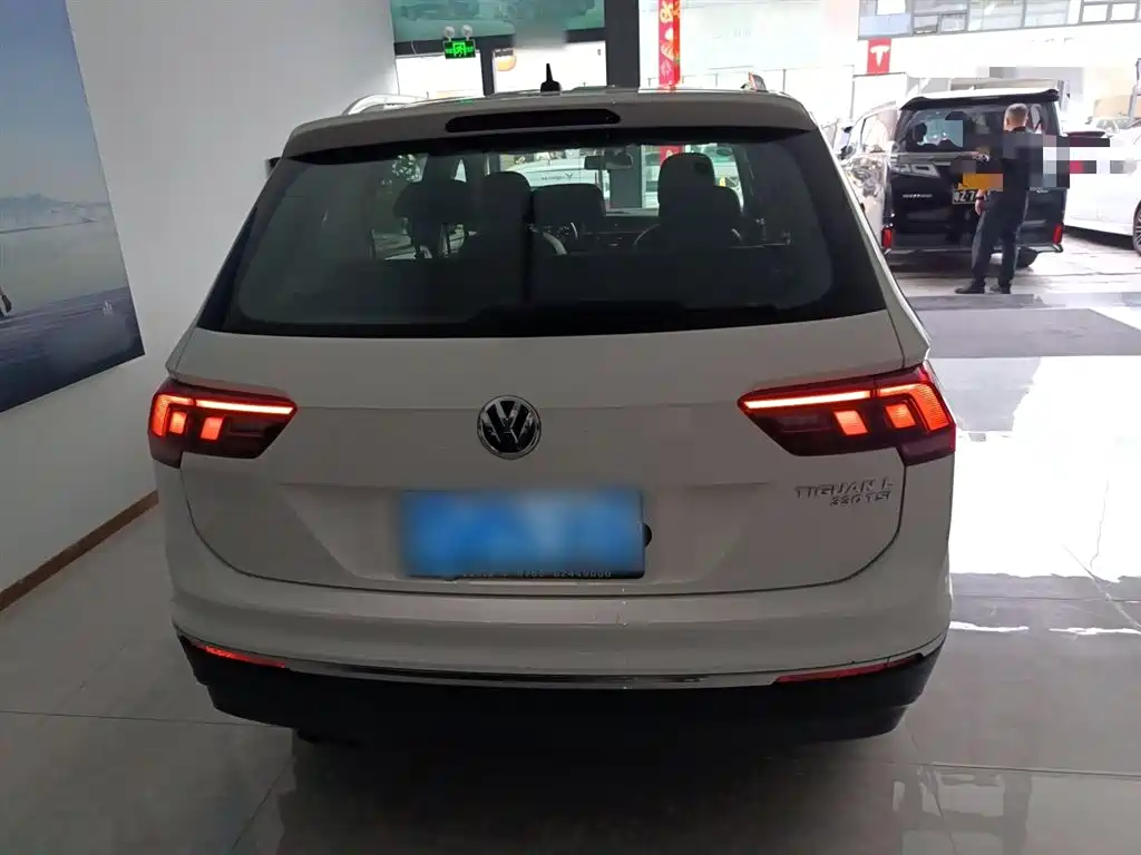 Volkswagen Tiguan L 2019 330TSI Automatic 2WD Panorama Comfort Edition China VI фото 4