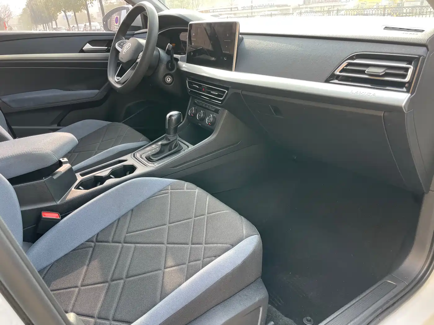 Volkswagen Lavida 2023 Facelift 1.5L Auto Comfort Edition фото 13