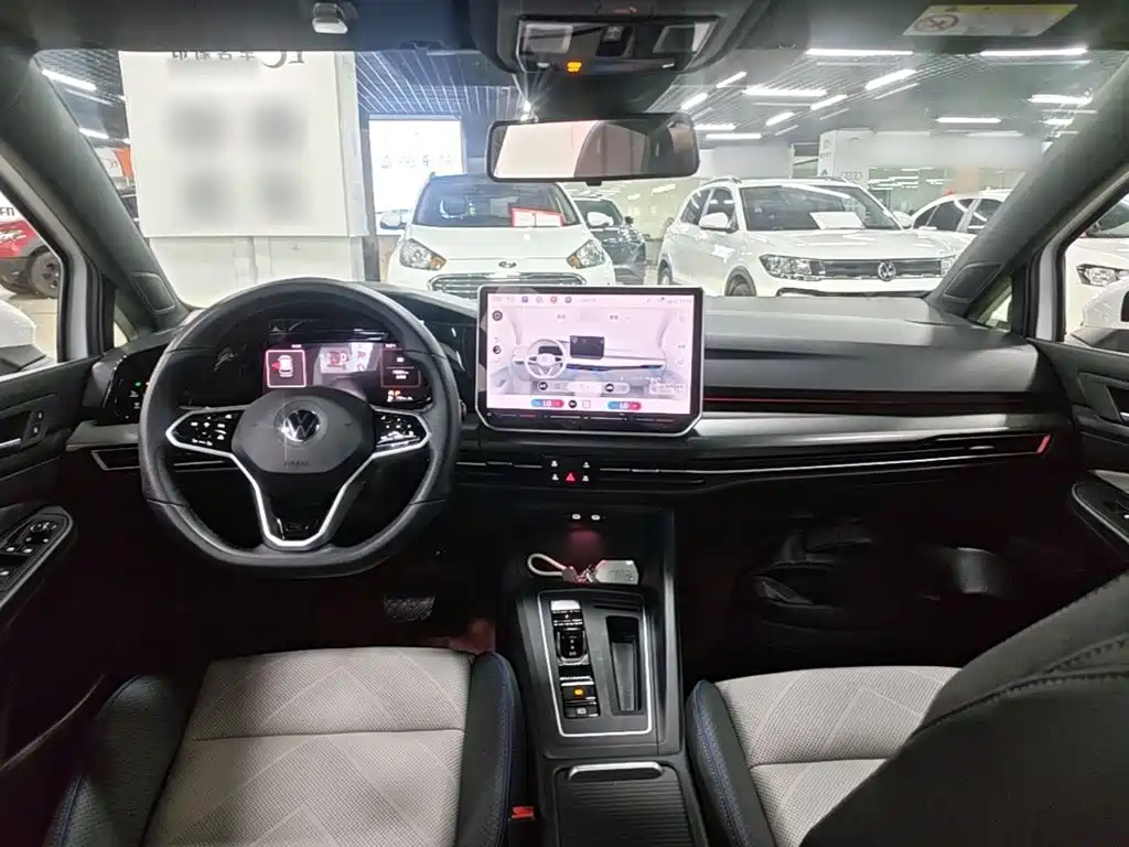 Photo 10 - Volkswagen Golf