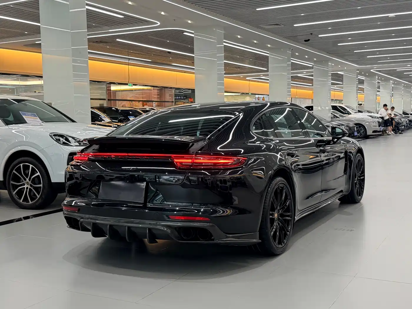 Porsche Panamera 2017 Panamera Executive Long Wheelbase 3.0T фото 16