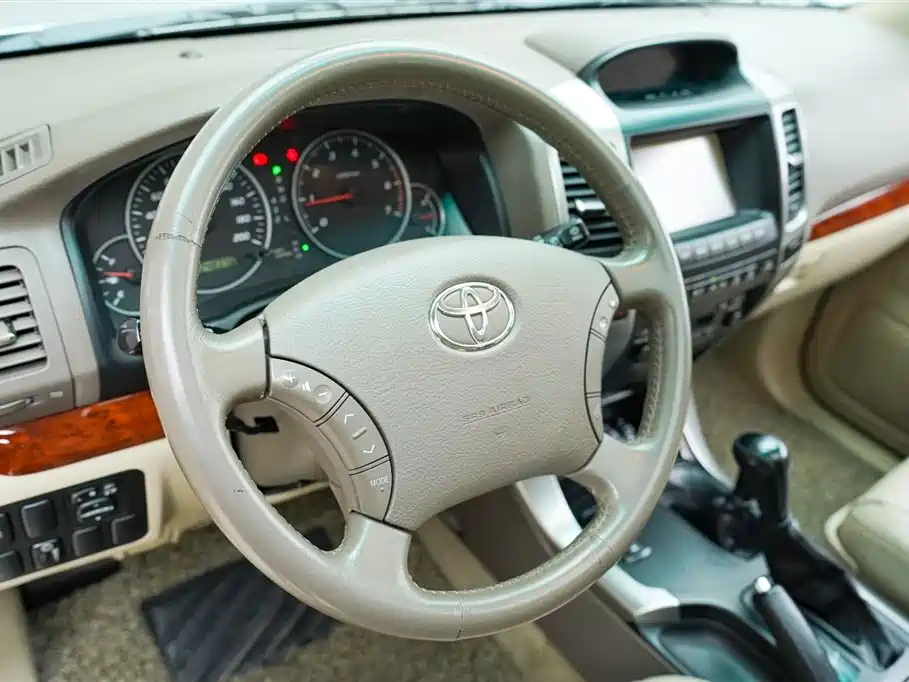 Toyota Prado 2006 4.0L Automatic VX NAVI Edition фото 8