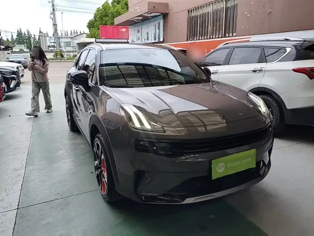 Lynk & Co 06 2020 1.5T Halo фото 4