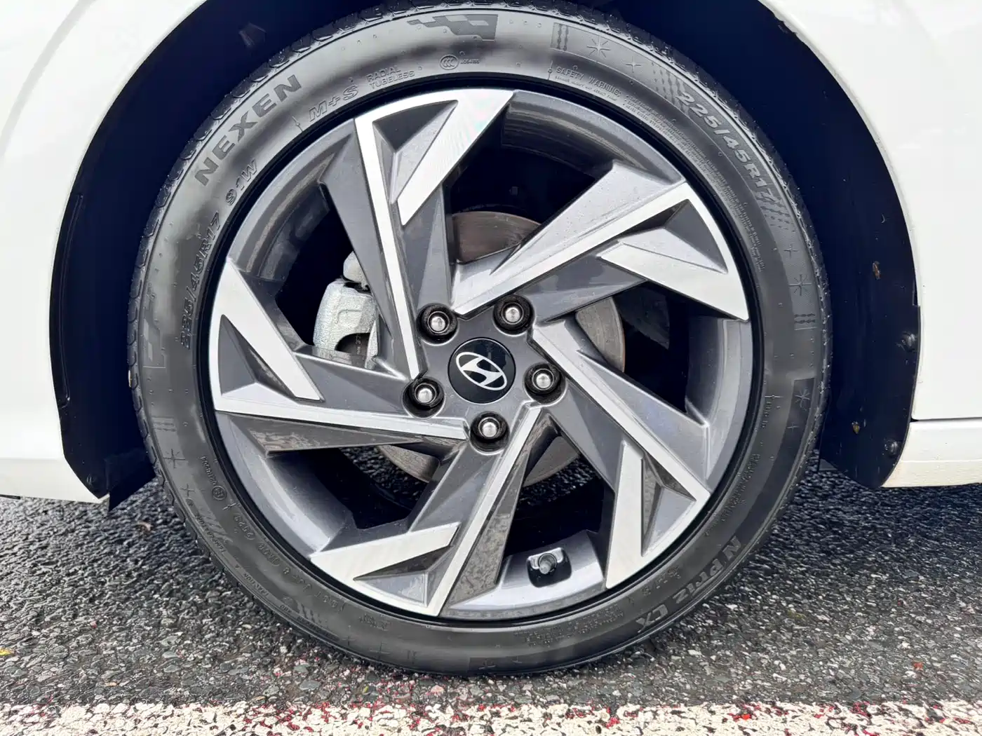 Hyundai Elantra 2023 1.5L CVT GLX Elite Edition фото 15