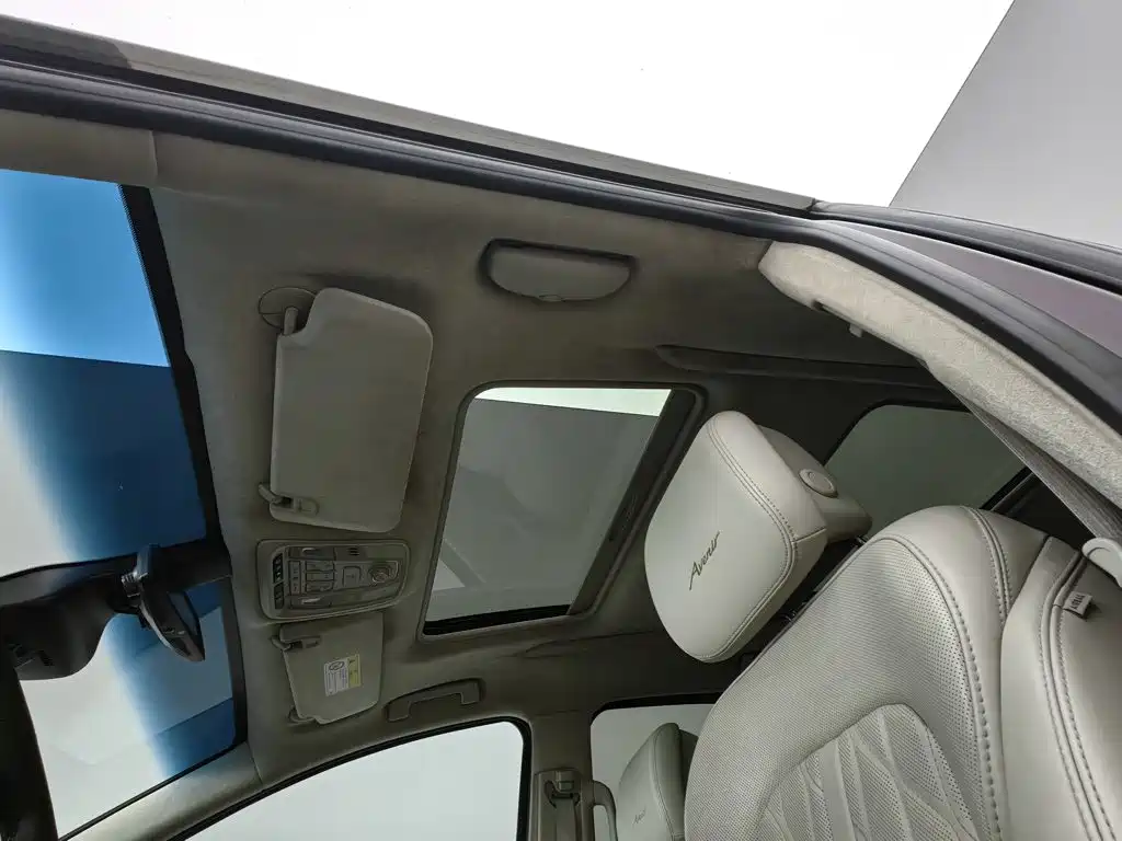 Фото 14 - Buick GL8