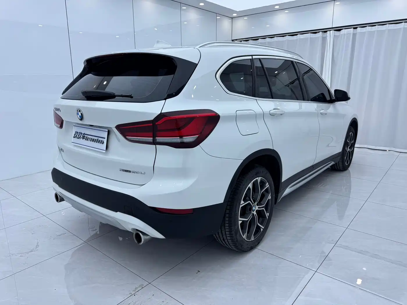 BMW X1 2022 sDrive20Li Fashion фото 4