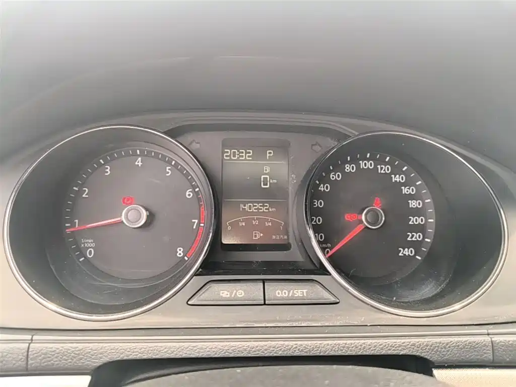 Volkswagen Lavida 2017 1.6L Automatic Comfort Edition фото 12