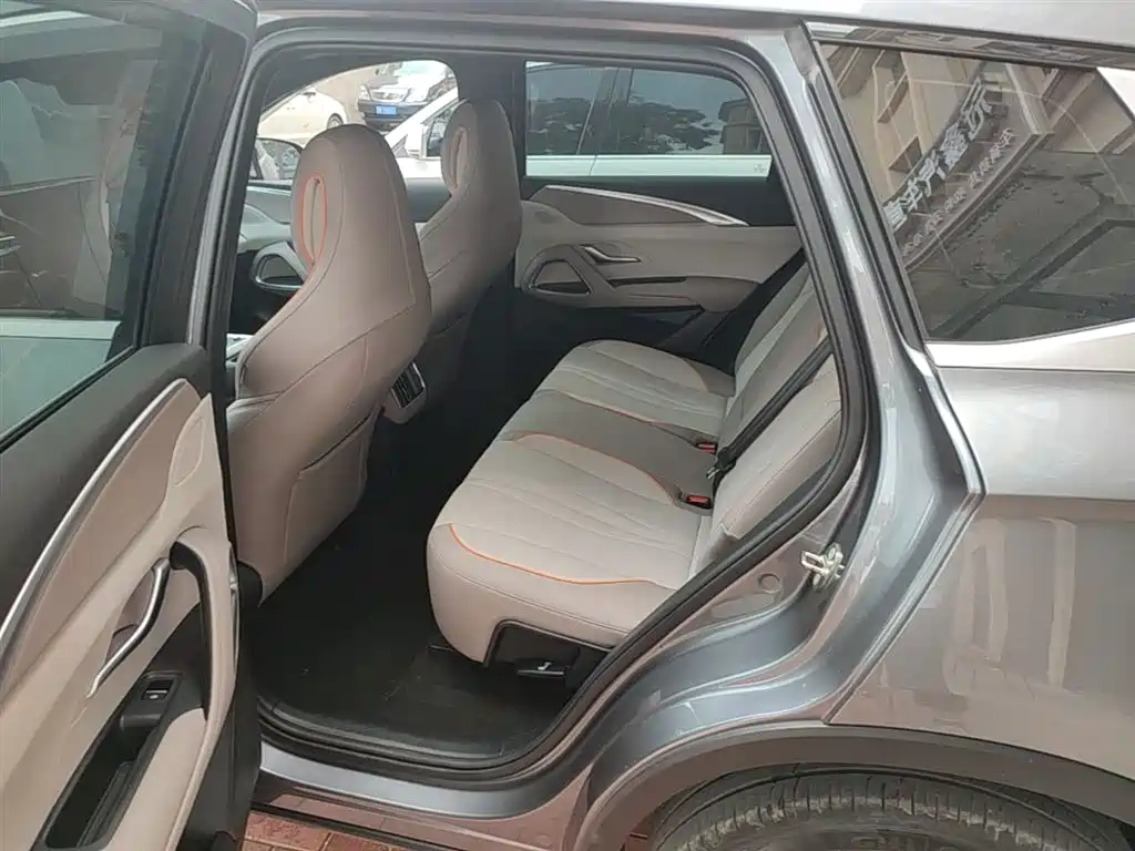 BYD Song Pro New Energy 2024 Glory Edition DM-i 110KM Excellence фото 17