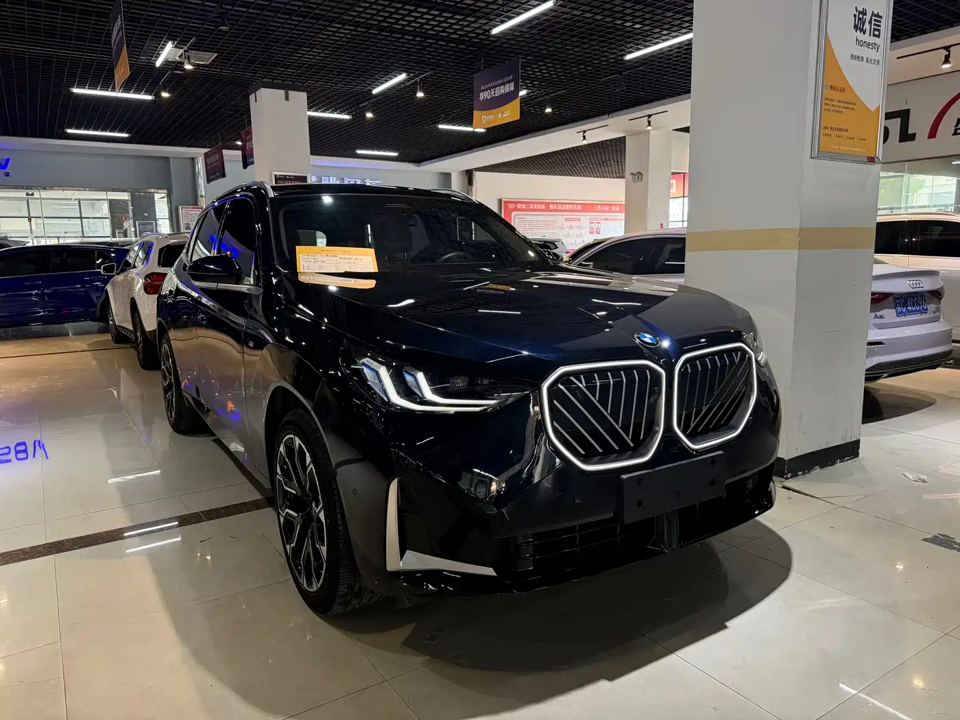 BMW X3 2025 xDrive30L Premium Model M Sport Black Package фото 3
