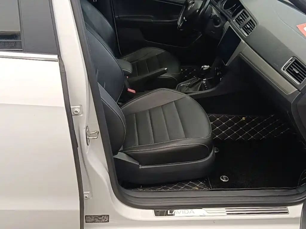 Фото 25 - Volkswagen Lavida