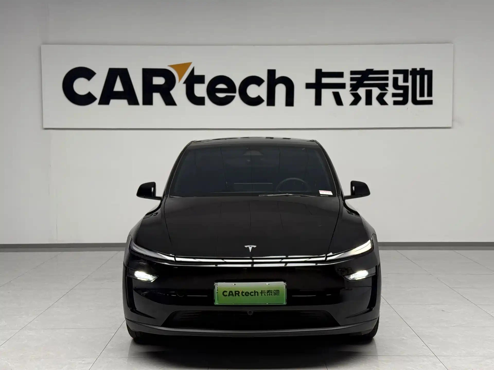 Photo 2 - Tesla Model Y