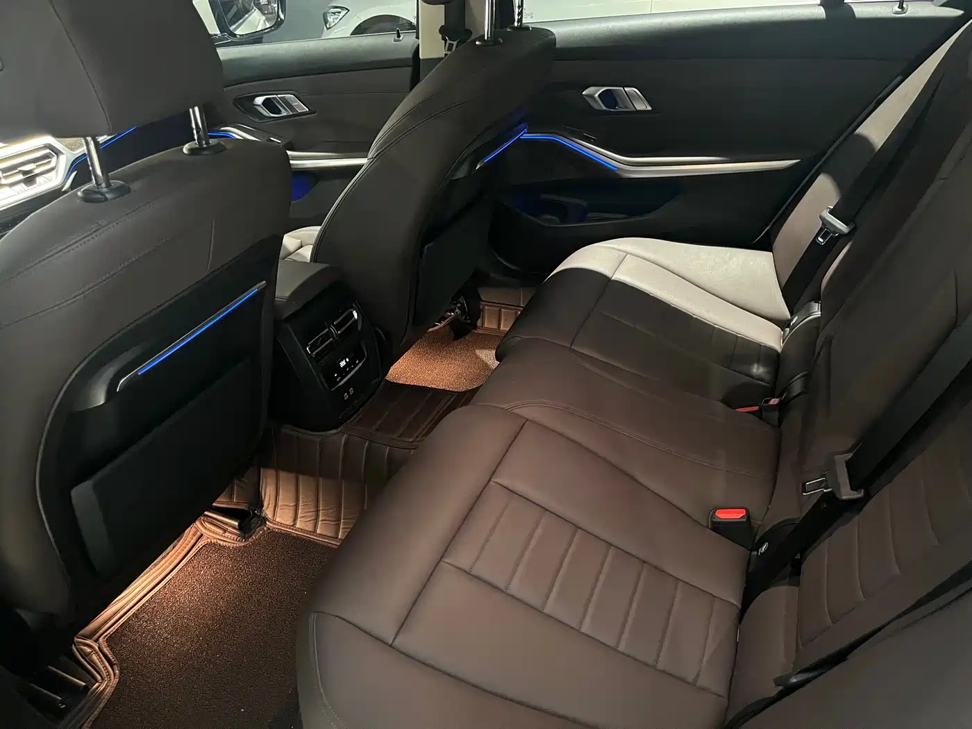 BMW 3 Series 2021 325Li M Sport Package фото 9