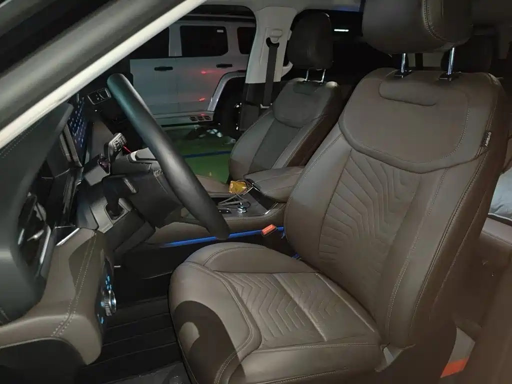 Ford Explorer 2025 2024 2.3T EcoBoost AWD Titanium Edition 7-Seater