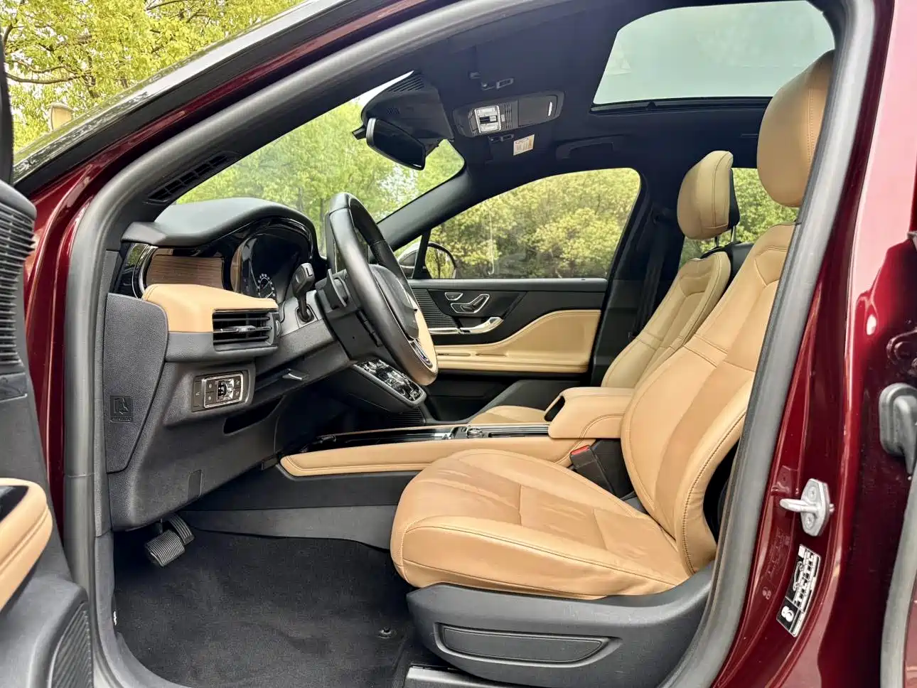 LINCOLN ADVENTURER
