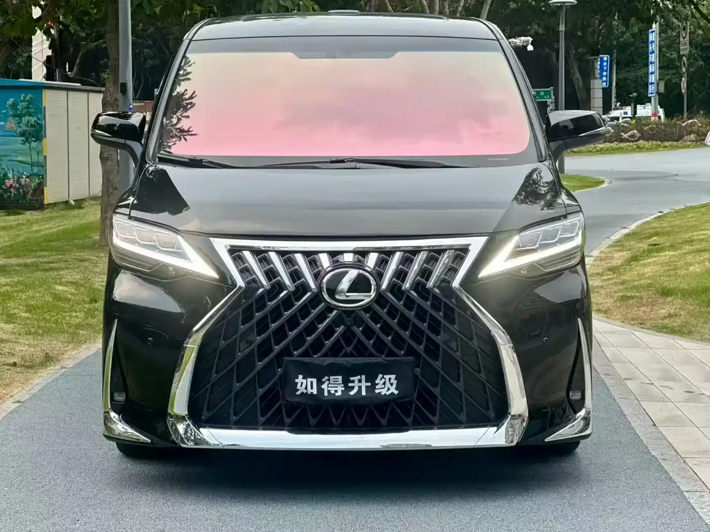 Toyota Alphard 2012 3.5L Luxury Edition фото 2