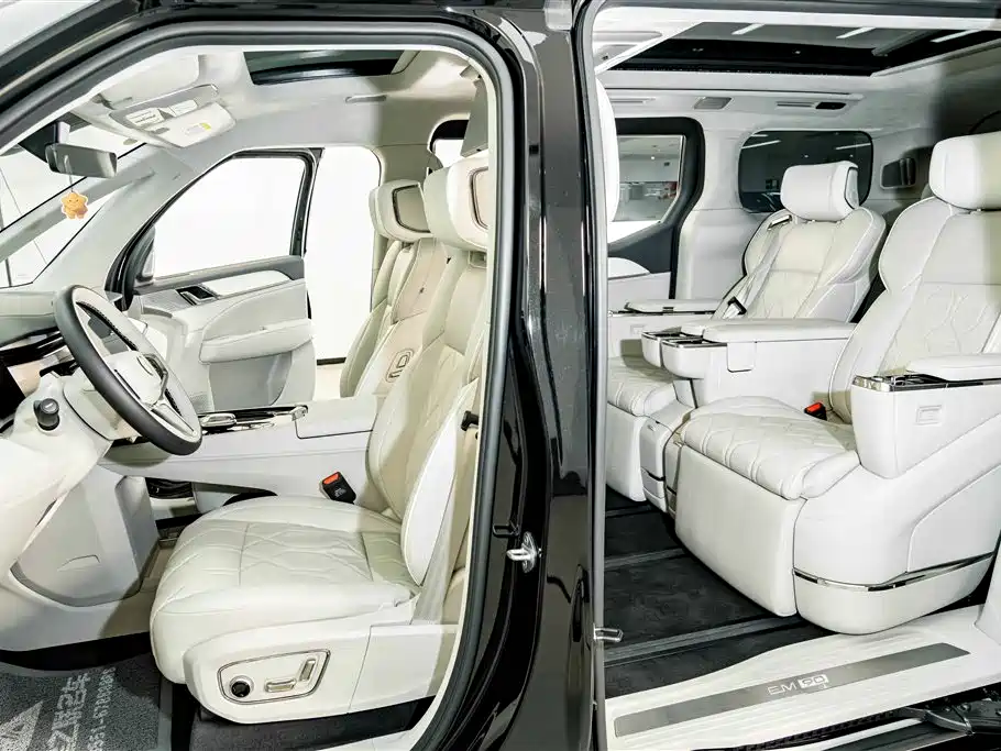 Volvo EM90 2025 2025 Ultra Six-Seater