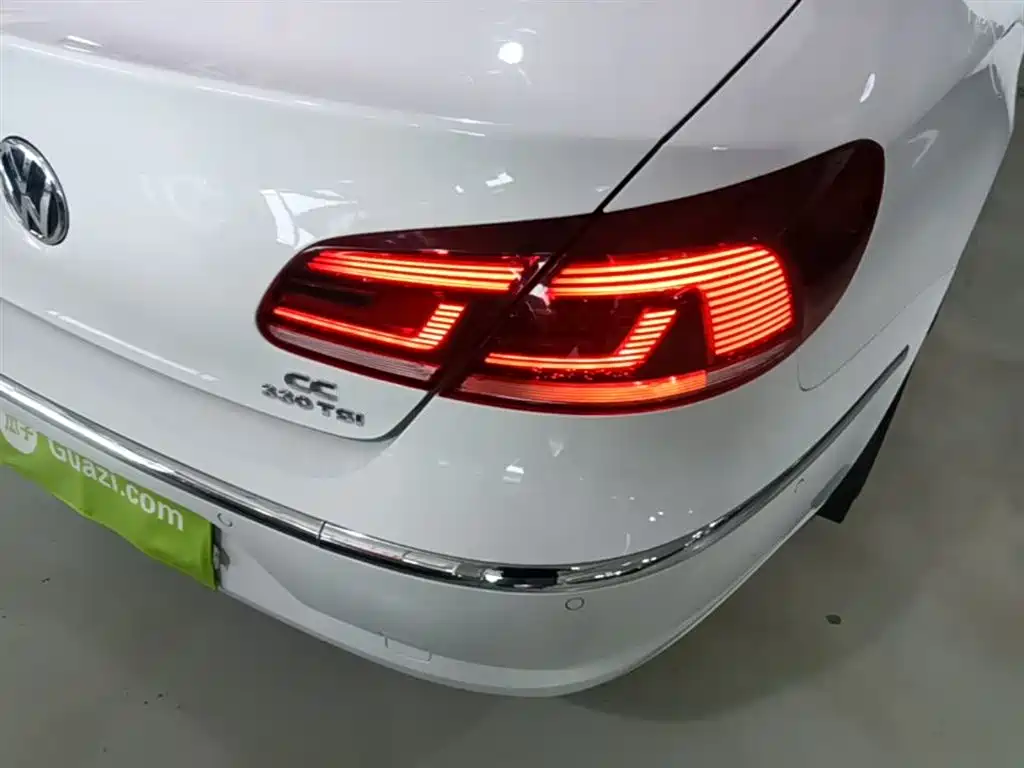 Volkswagen FAW-Volkswagen CC 2016 Model 2.0TSI Luxury фото 8