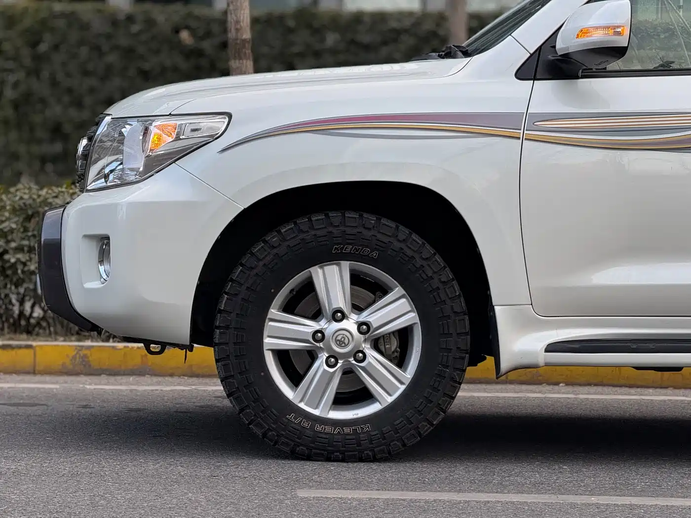 Toyota Land Cruiser (Import) 2015 4.0L V6 Middle East Low Configuration Edition фото 6