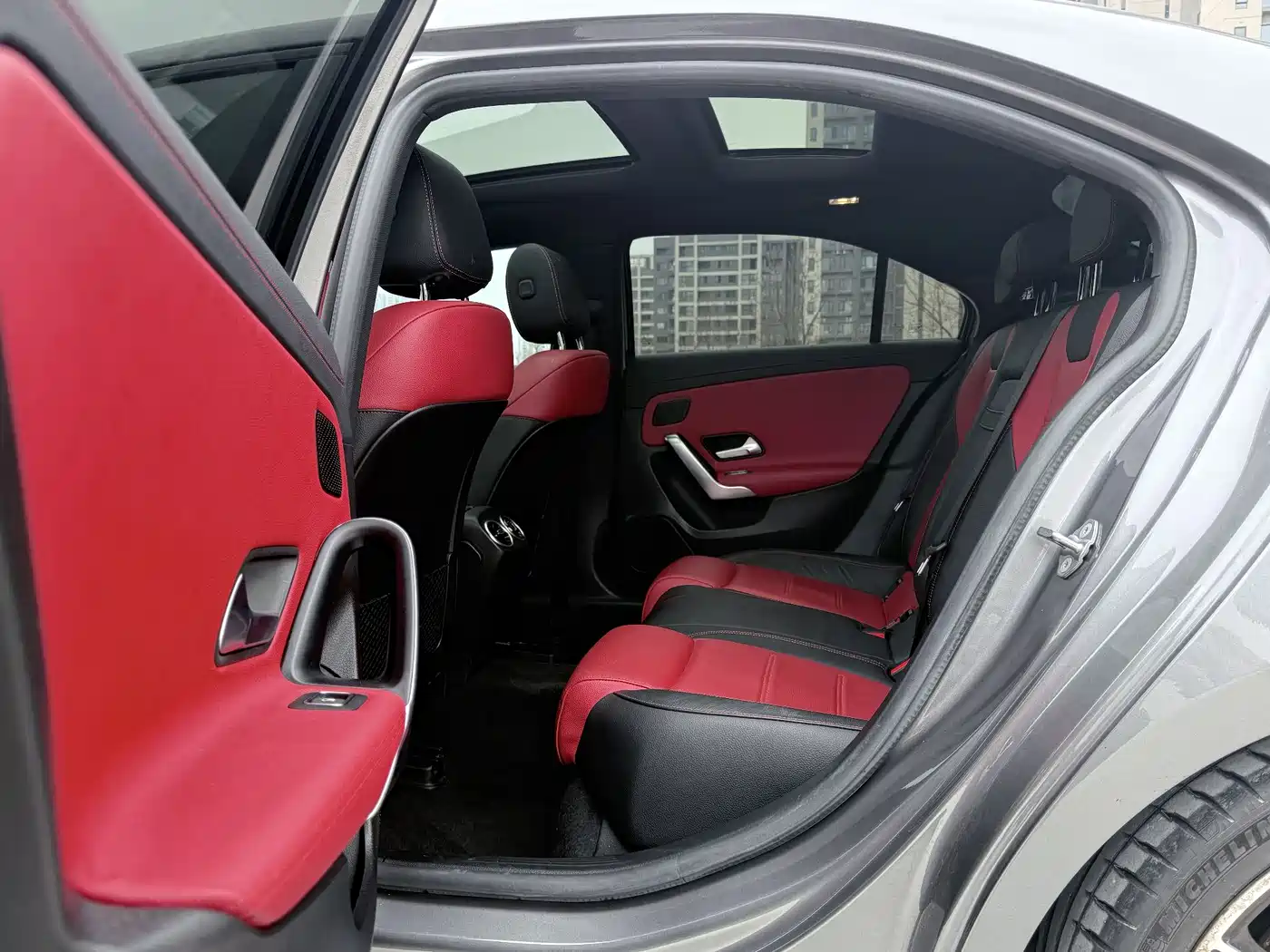 Mercedes-Benz A-Class AMG 2019 AMG A 35 L 4MATIC фото 6