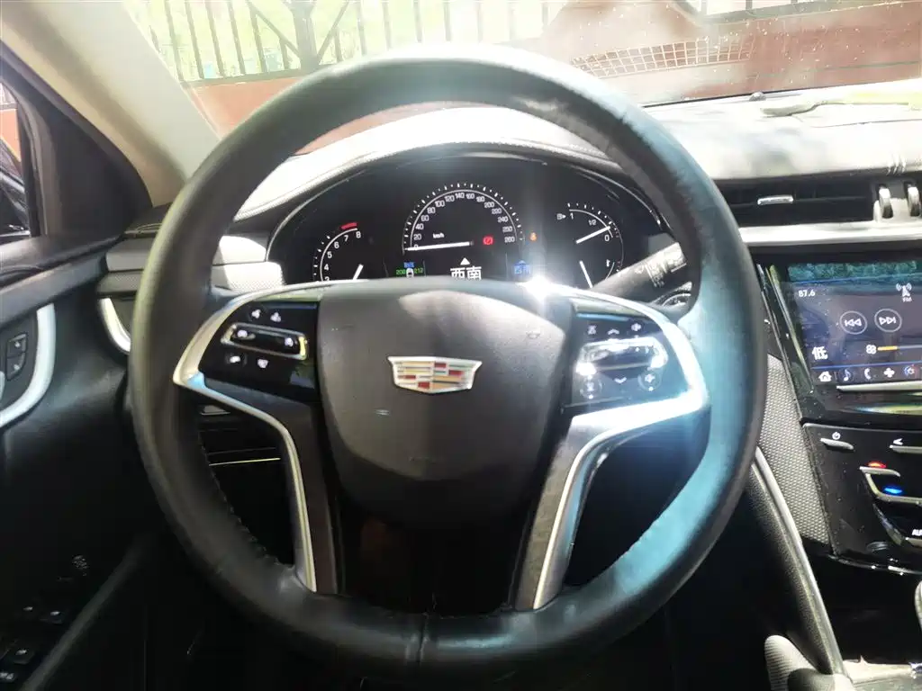 Cadillac XTS 2018 28T Technology фото 6