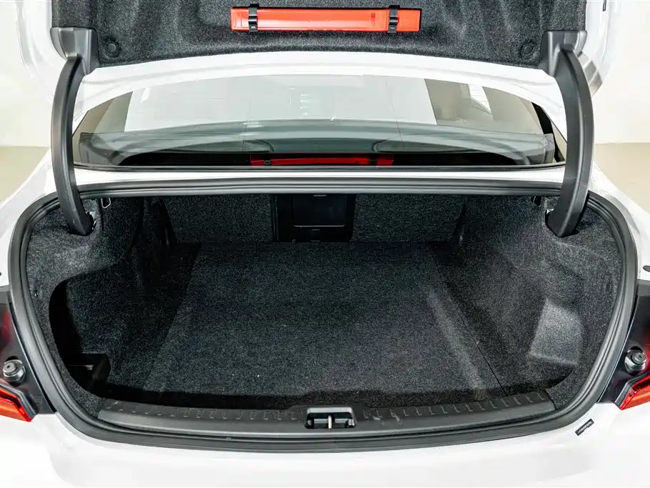 Фото 23 - Volvo S60