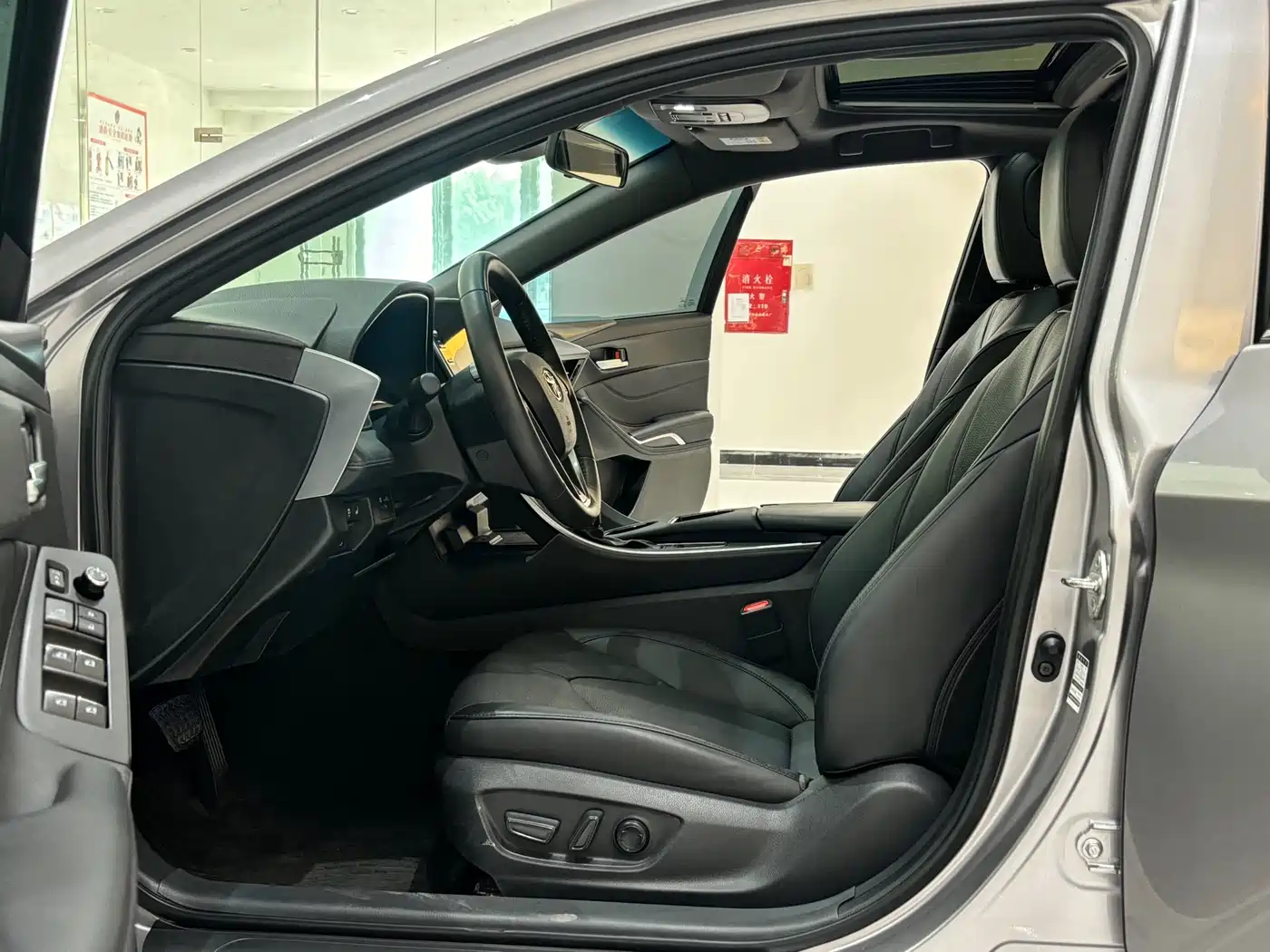 Toyota Avalon 2019 Hybrid 2.5L Luxury Edition China V фото 7