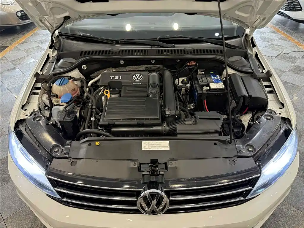 Volkswagen Sagitar 2015 230TSI Automatic Comfort фото 25
