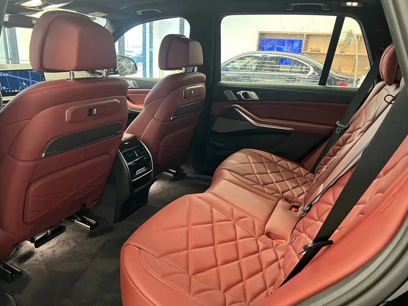 BMW X5 2025 Model xDrive 40Li M Sport Blackout Package фото 9