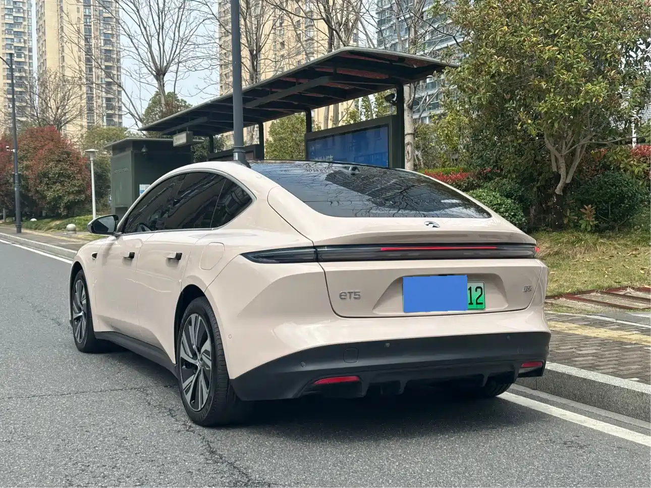NIO NIO ET5