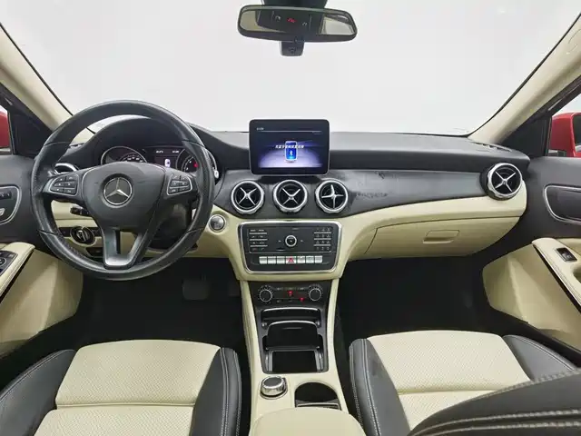 Mercedes-Benz GLA 2018 GLA 200 Dynamic — фото 5