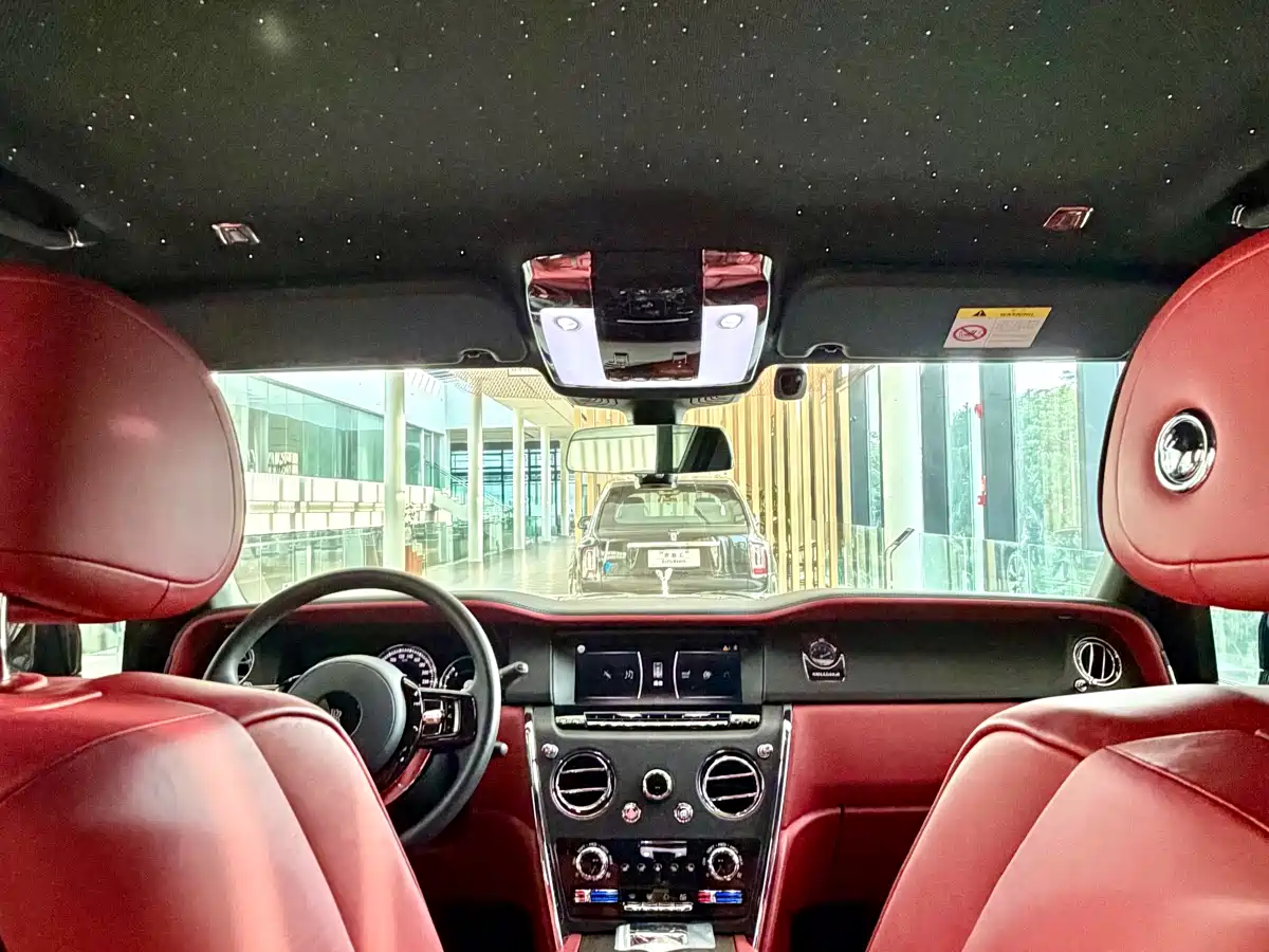 Фото 7 - Rolls-Royce Cullinan