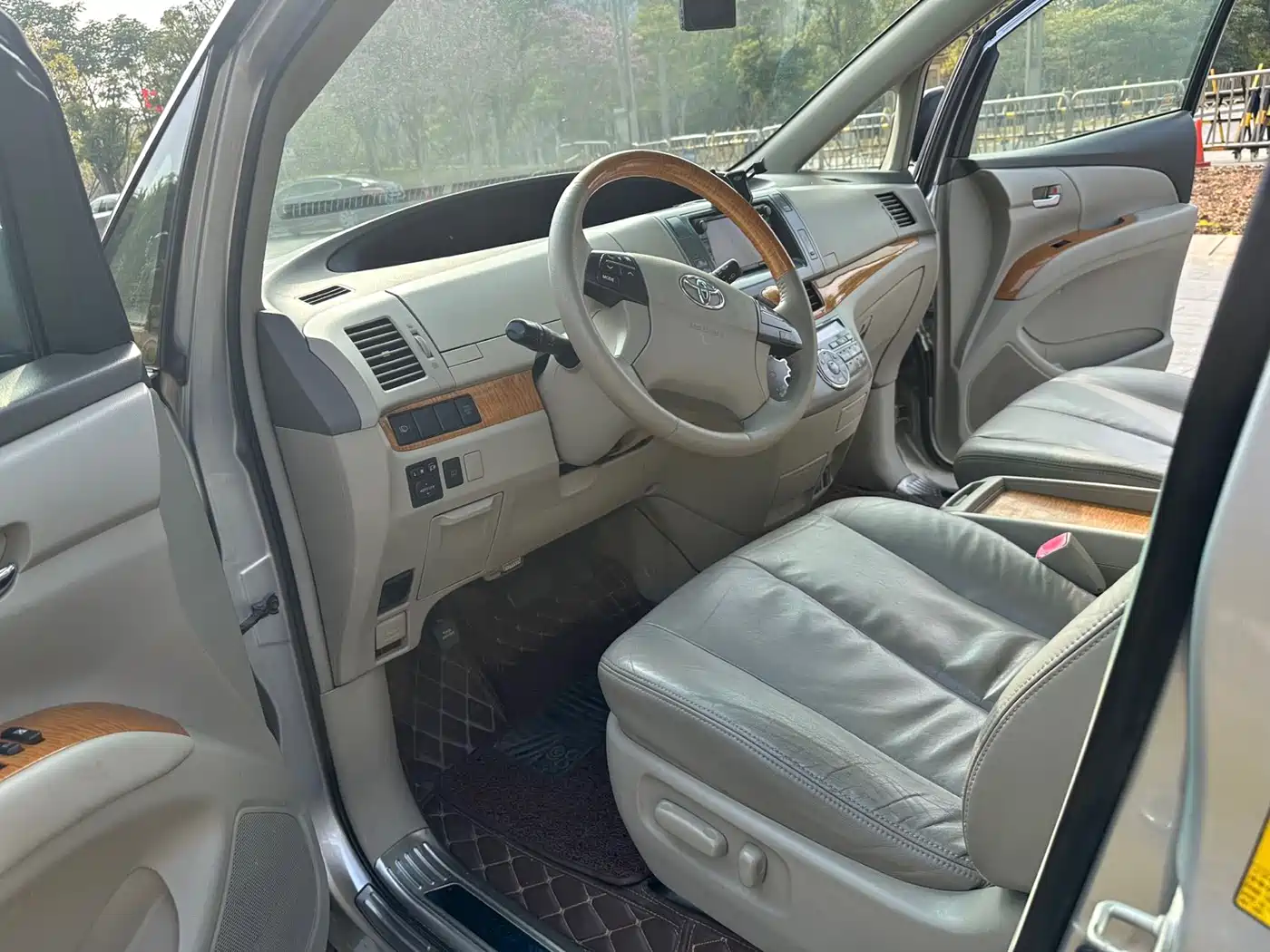Toyota Previa 2006 Model 2.4L 7-Seater Luxury Edition фото 14