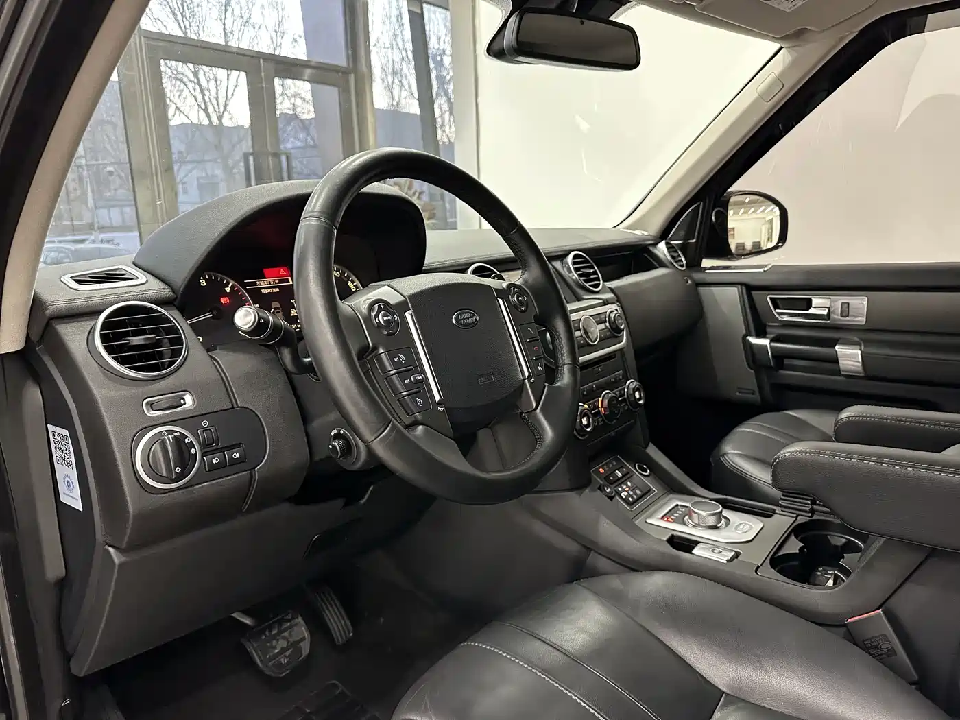 Land Rover Discovery 2015 3.0 SDV6 HSE Diesel фото 5