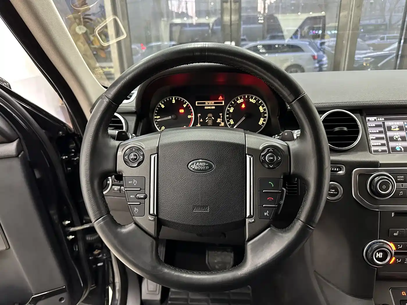 Land Rover Discovery 2015 3.0 SDV6 HSE Diesel фото 14