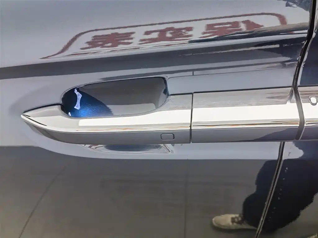 Voyah Auto Voyah Dreamer 2025 Model PHEV 4WD Premium QianKun Edition фото 18