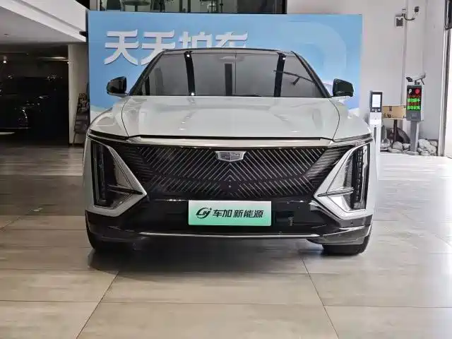 Cadillac IQ Rui Ge 2022 RWD Long Range Luxury Edition фото 2