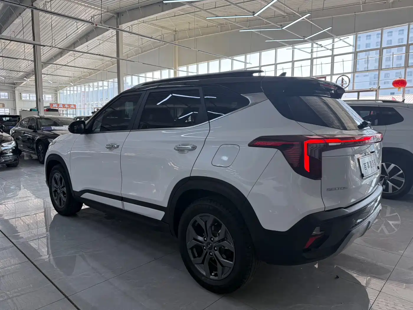 Kia Seltos 2023 1.5L CVT Luxury Edition фото 7