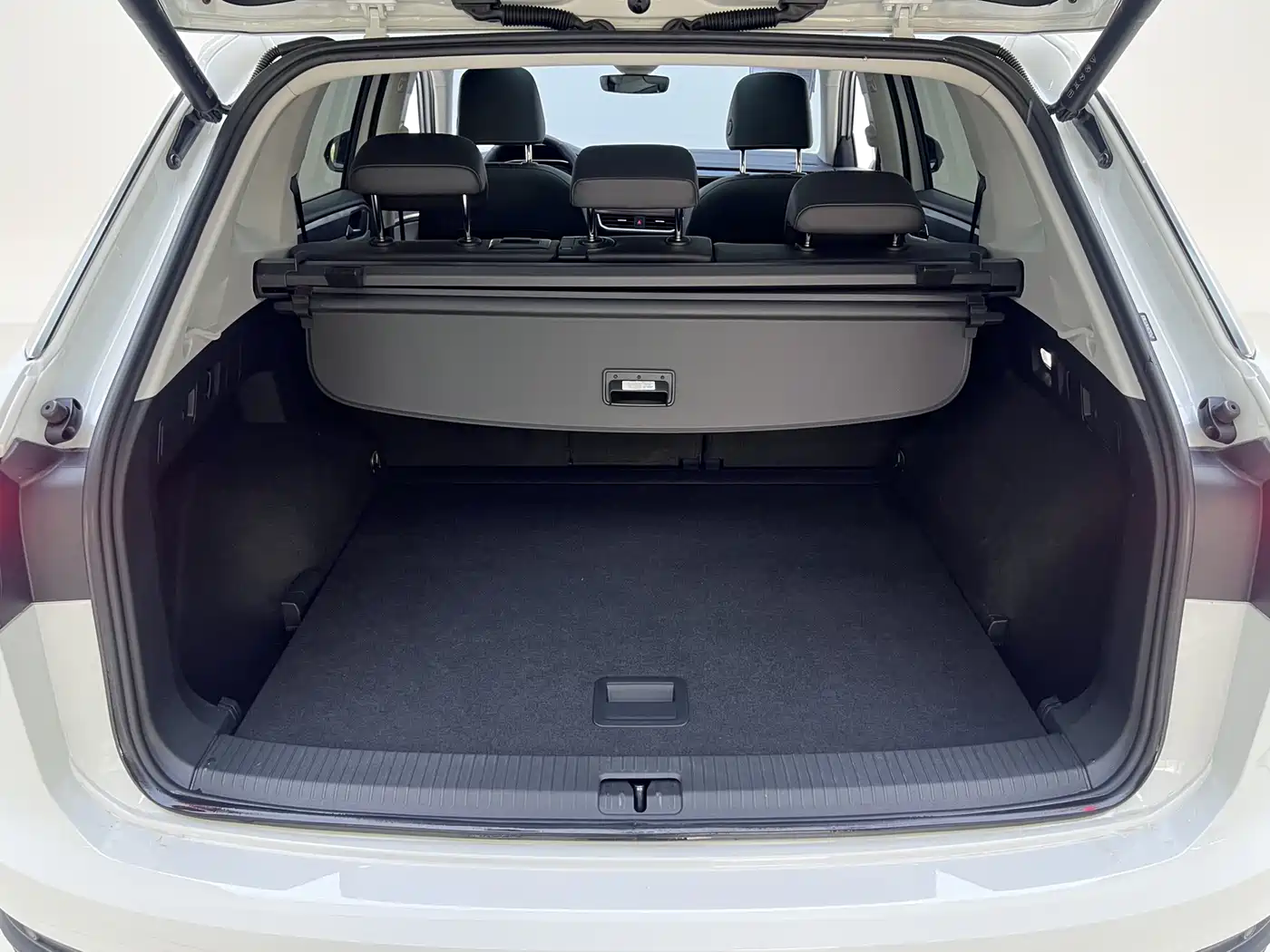 Volkswagen Tayron 2023 280TSI 2WD Luxury Plus Advanced Edition фото 26