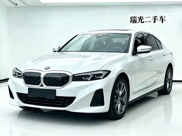 BMW i3 2022 eDrive 35 L