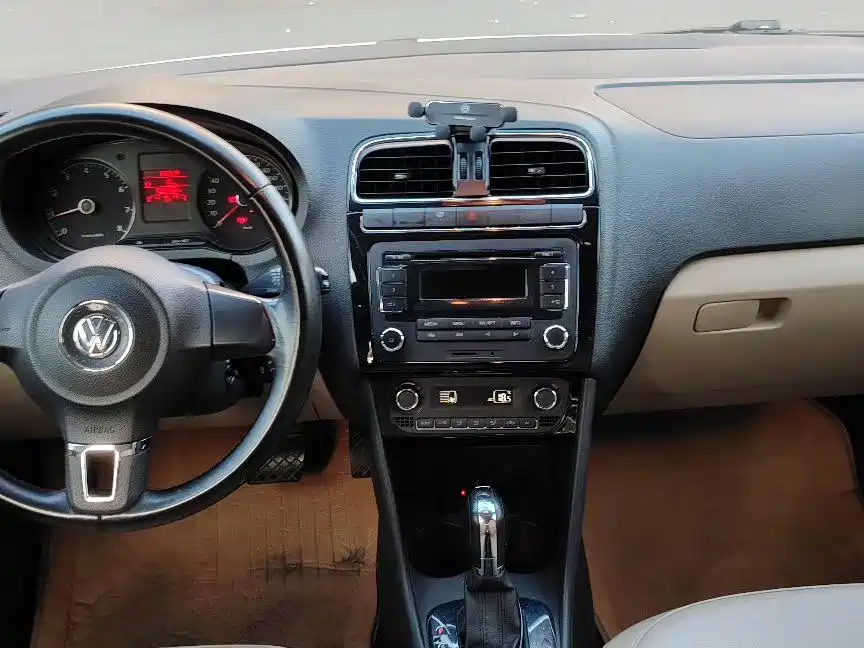 Photo 6 - Volkswagen Polo