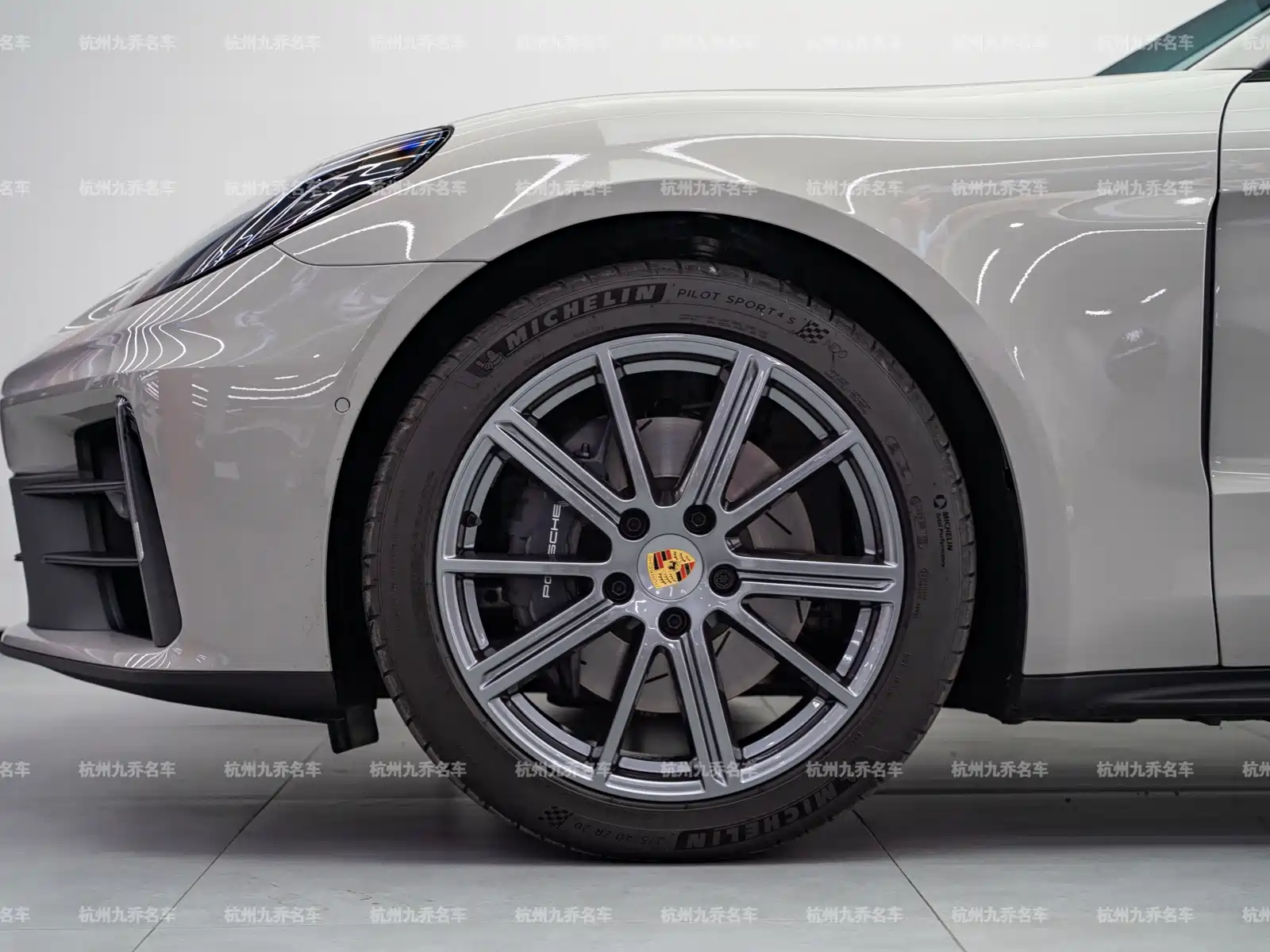 Photo 9 - Porsche Panamera
