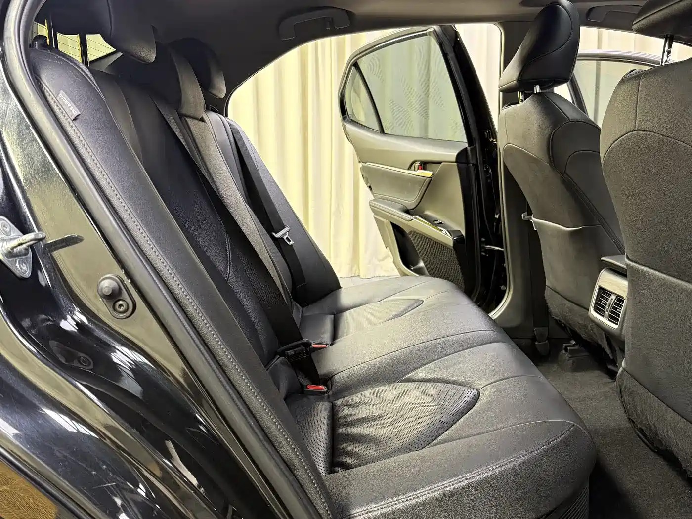 Toyota Camry 2021 Hybrid 2.5HGVP Leading Edition фото 36
