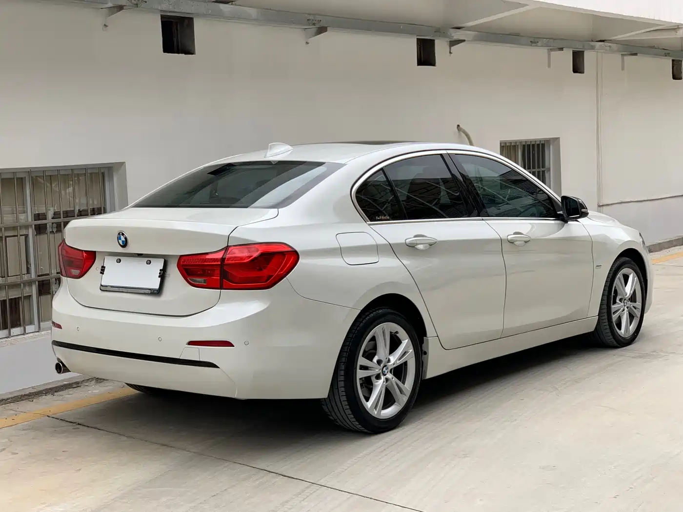 BMW 1 Series 2017 118i Design Package фото 13