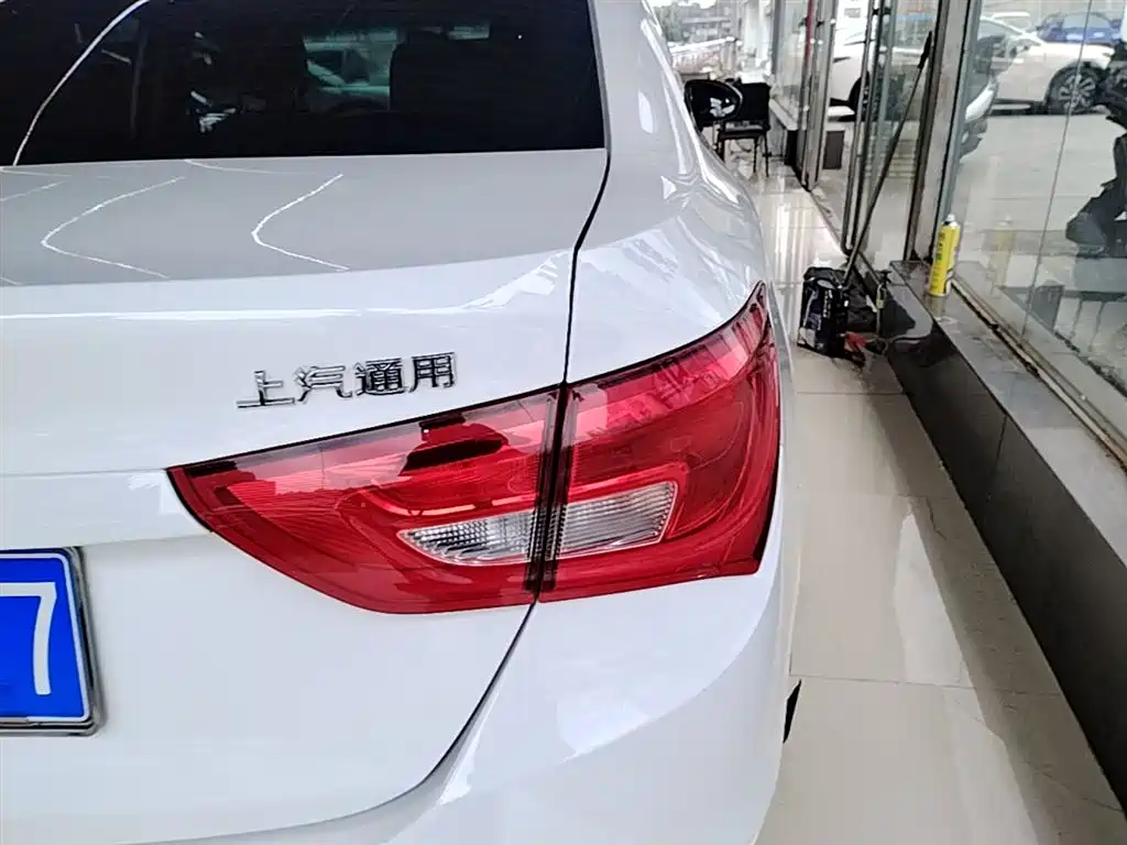 Buick Excelle 2016 15N Automatic Elite фото 8