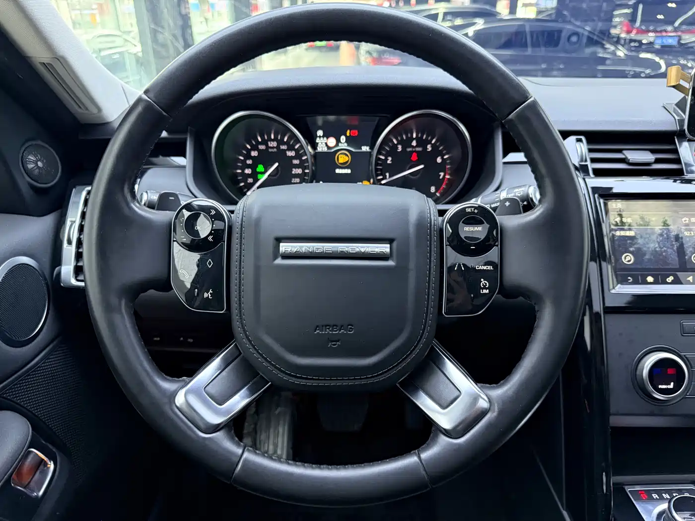 Land Rover Discovery 2019 2.0T SE фото 10
